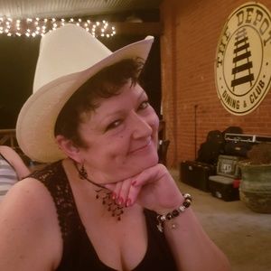 Meet your Posher, Jeannie